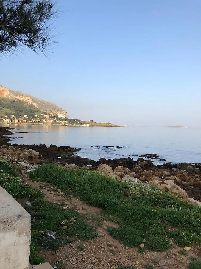 Frontemare Villa Palermo 0*,
